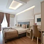 Royce Hotell 3*